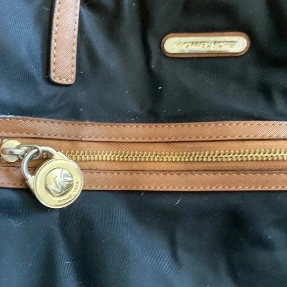 Muchael  kors tote bag - Picture 2 of 5